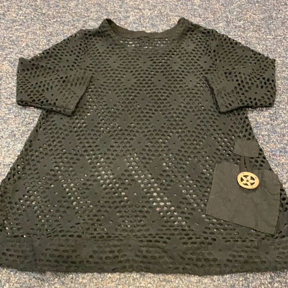 Black cut out top sz. 1X